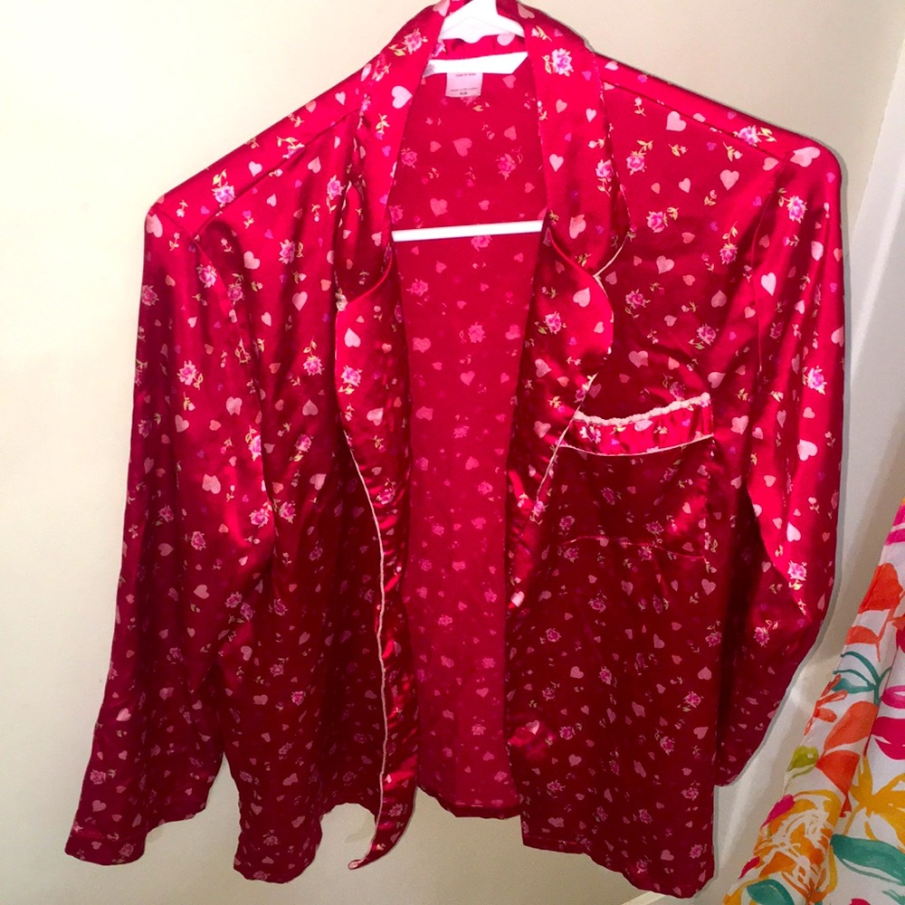 Red Women’s Victoria’s Secret sleep/ t shirt